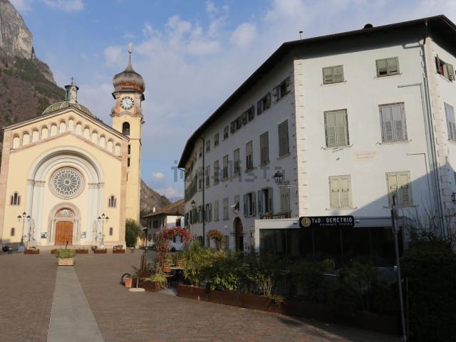 Appartamento in vendita di 72 m² in Piazza Chiesa, 28