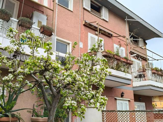 Appartamento in vendita di 72 m² in Via Teseo, 3