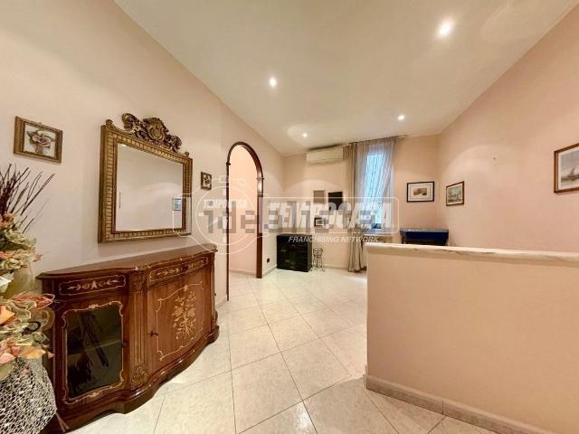 Appartamento in vendita di 72 m² in Via Fabio da Persico, 1
