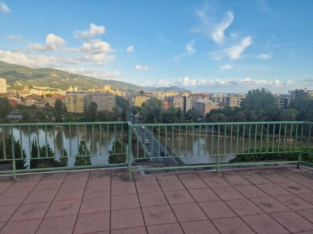 Appartamento in vendita di 72 m² in Viale Sergio Kasman