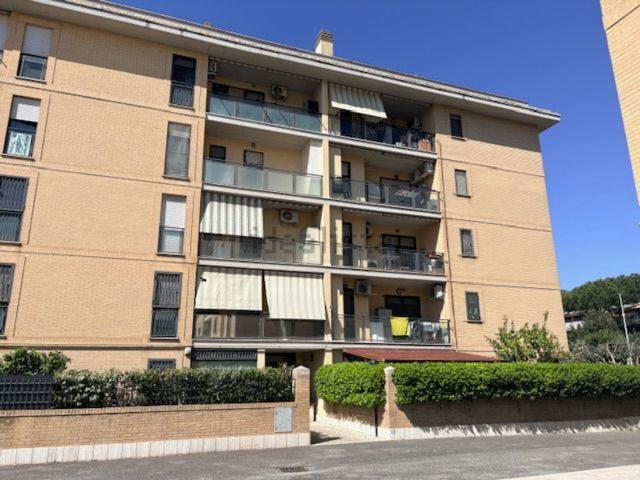 Appartamento in vendita di 77 m² in Largo Riccardo Monaco, 28