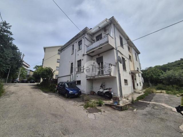 Appartamento in vendita di 77 m² in Via Vestina a Monte, 25