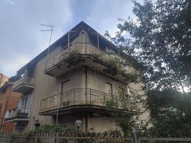 Appartamento in vendita di 77 m² in Via Antonio Gargaglia