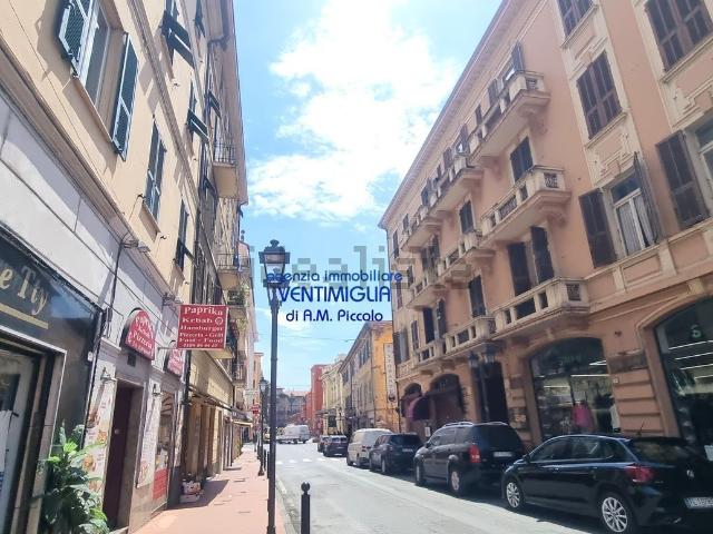 Appartamento in vendita di 77 m² in Via Aprosio, 14