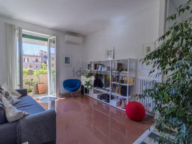 Appartamento in vendita di 77 m² in Via della Giuliana, 74