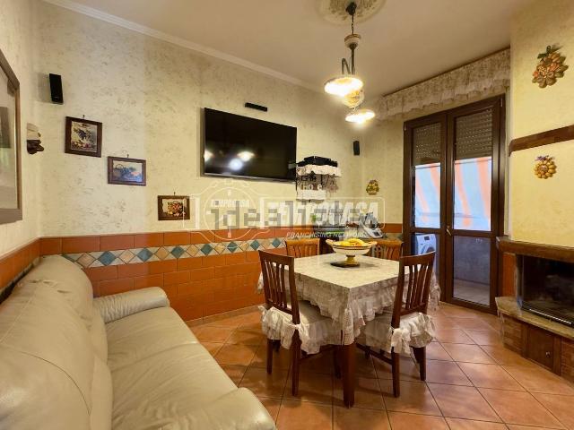 Appartamento in vendita di 77 m² in Via Edmondo De Amicis