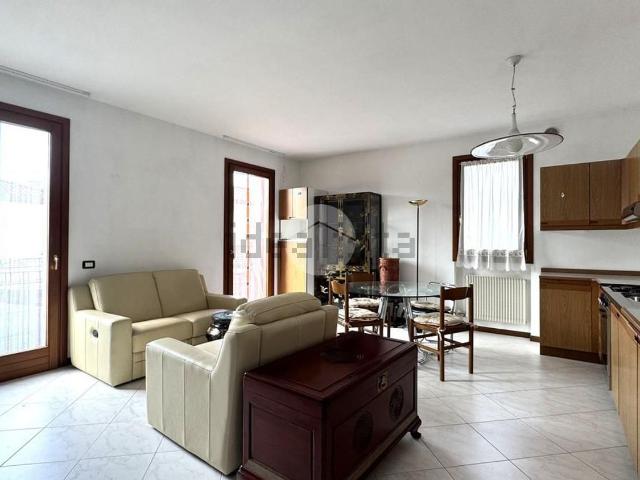 Appartamento in vendita di 77 m² in Via G. Leopardi