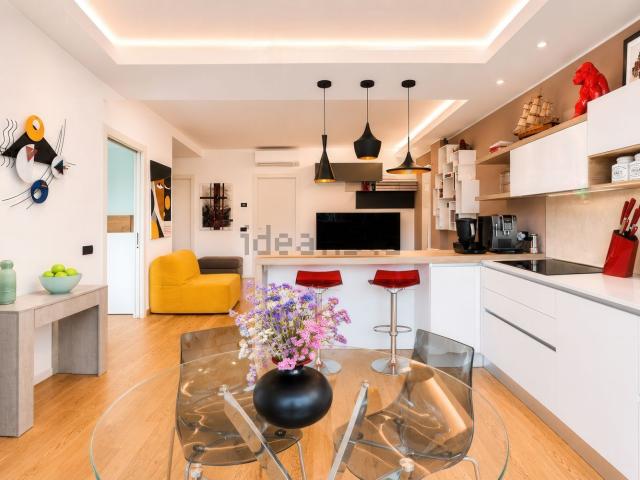 Appartamento in vendita di 77 m² in Via Giuseppe Guerzoni, 15