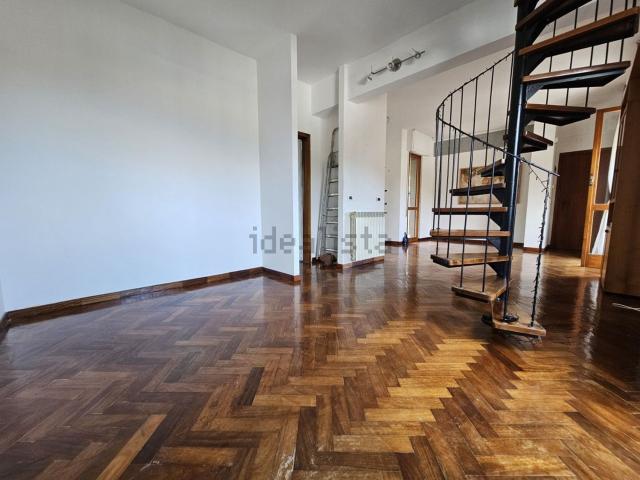 Appartamento in vendita di 77 m² in Via Rusca