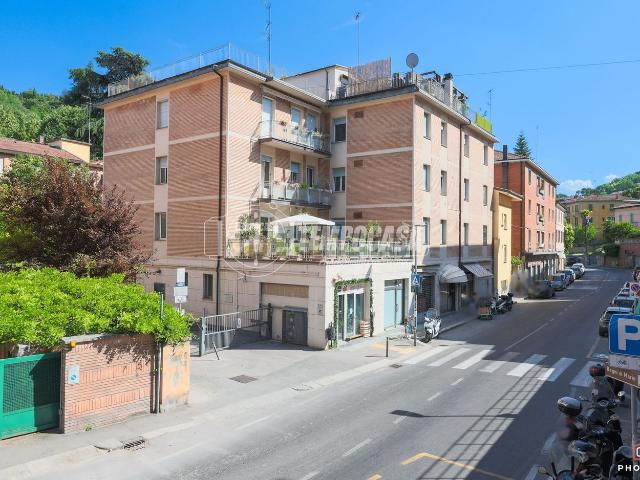 Appartamento in vendita di 77 m² in Via San Mamolo