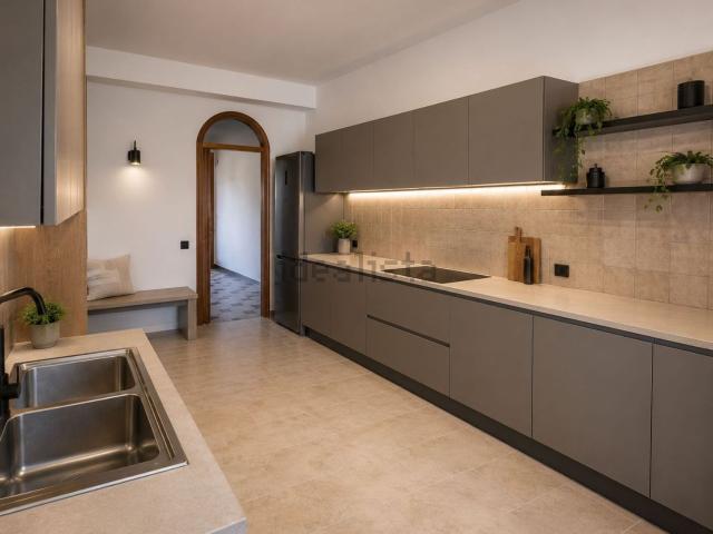 Appartamento in vendita di 77 m² in Viale Magna Grecia, 423