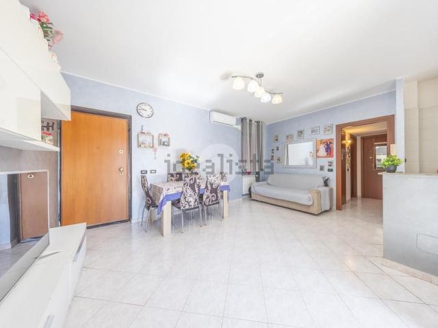 Appartamento in vendita di 77 m² in Viale Ratto delle Sabine, 71