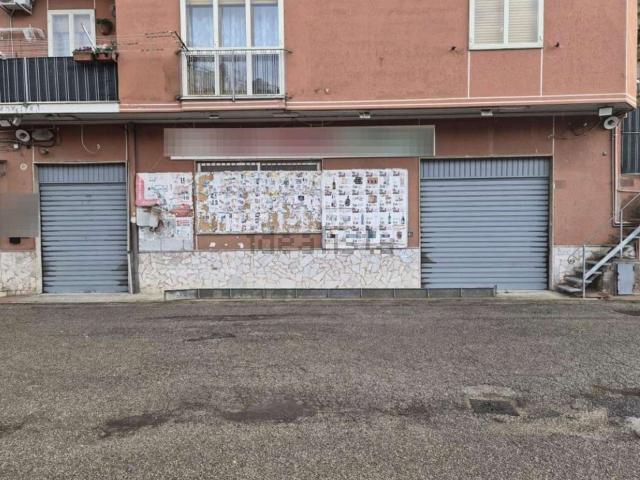Appartamento in vendita di 744 m² in Viale Principe di Napoli