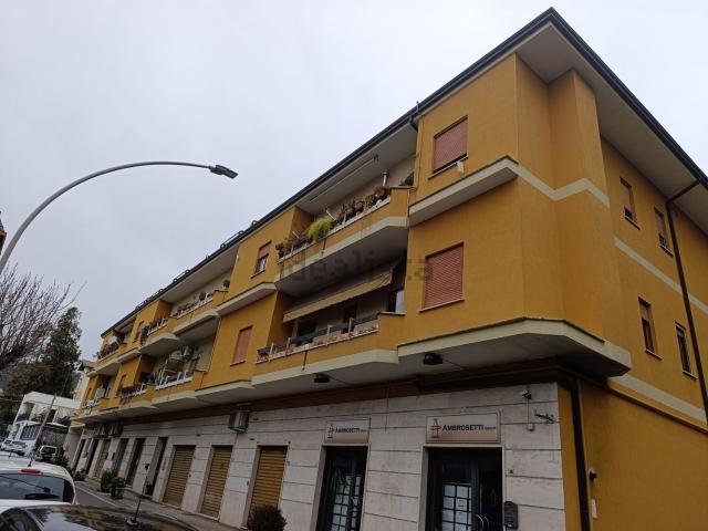 Appartamento in vendita di 74 m² in Via dei Villini, 46
