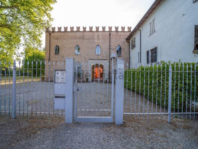 Appartamento in vendita di 74 m² in Via Emilia Ovest, 230