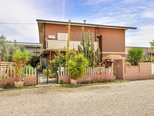 Appartamento in vendita di 74 m² in Via Fondovalle Salinello