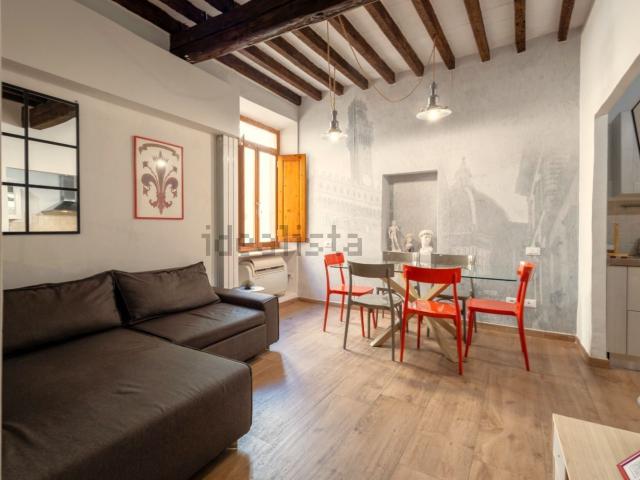 Appartamento in vendita di 74 m² in Via Laura