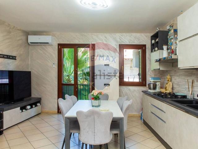 Appartamento in vendita di 74 m² in Via Napoli, 50