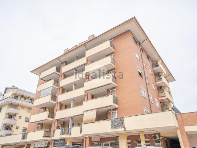Appartamento in vendita di 75 m² in Largo Alfonso Favino, 5