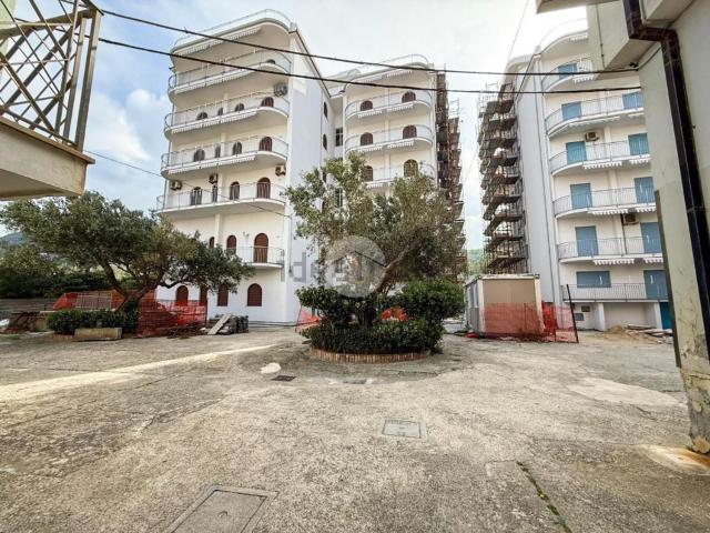 Appartamento in vendita di 75 m² in Largo Italia, 2