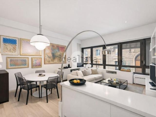 Appartamento in vendita di 75 m² in Piazza Cavour, 90