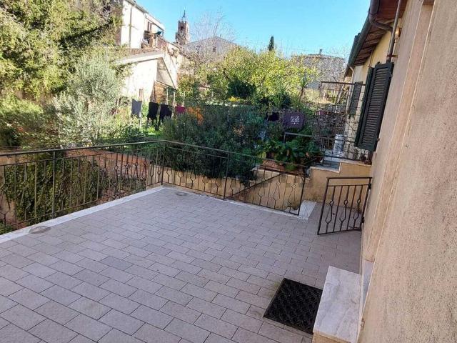 Appartamento in vendita di 75 m² in Piazza della Basilica