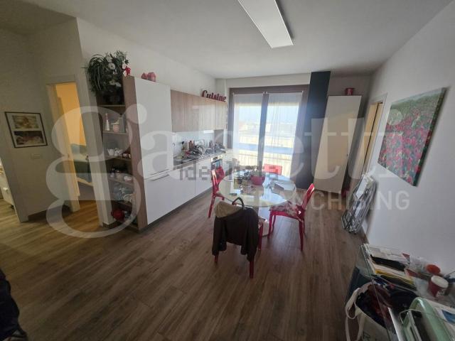 Appartamento in vendita di 75 m² in Piazza Renato Simoni, 1