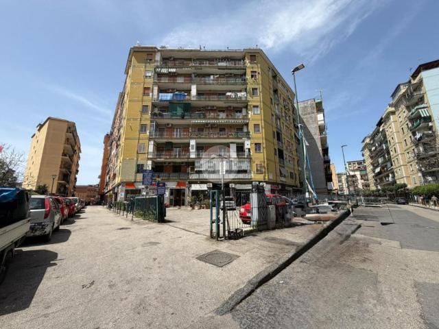 Appartamento in vendita di 75 m² in Traversa Cavalleggeri D&apos Aosta, 20