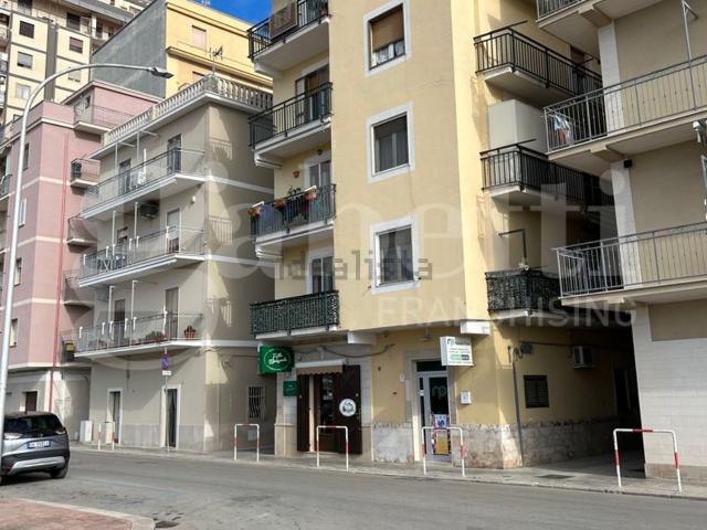Appartamento in vendita di 75 m² in Via 4 Regina, 10