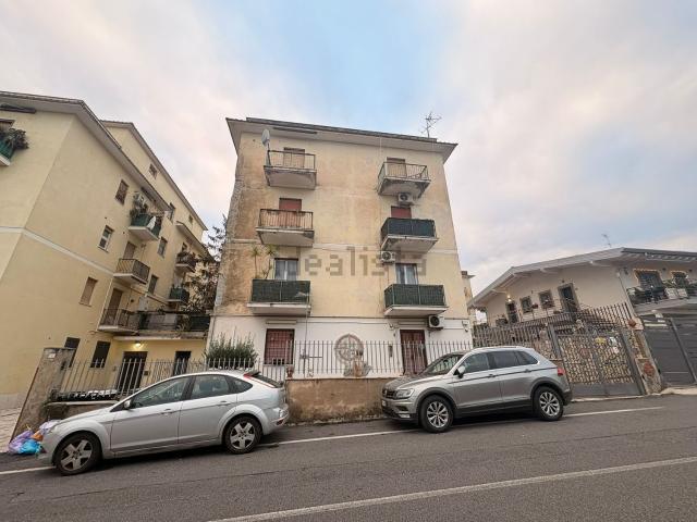 Appartamento in vendita di 75 m² in Via U. Foscolo, 3
