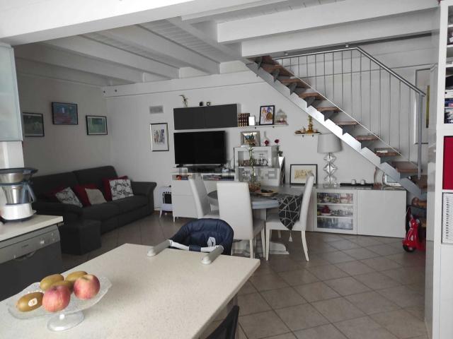 Appartamento in vendita di 75 m² in Via Ugo Foscolo, 19