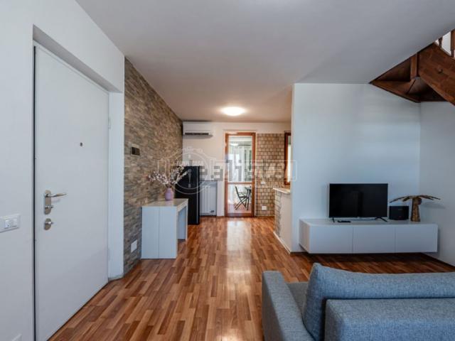 Appartamento in vendita di 75 m² in Via Urbino
