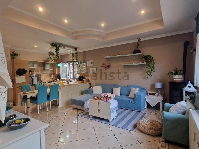 Appartamento in vendita di 75 m² in Via Acqua Santa