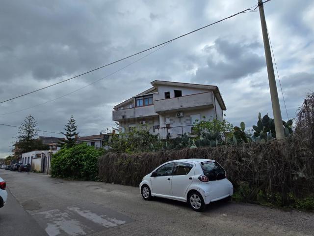Appartamento in vendita di 75 m² in Via Alfonso Amorelli, 19