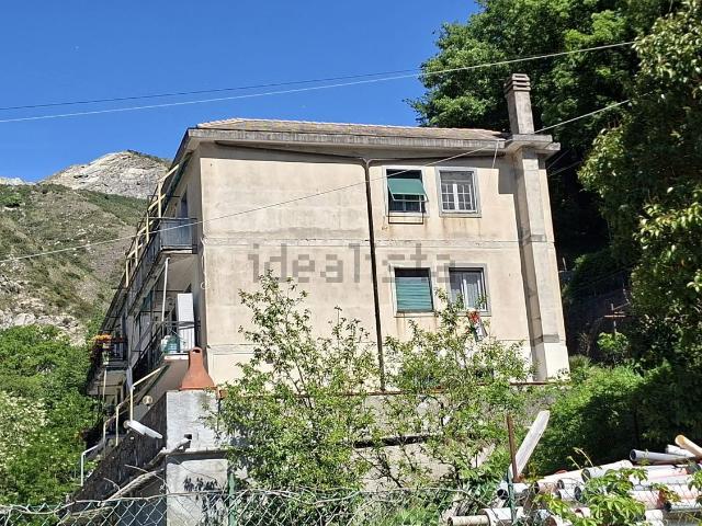 Appartamento in vendita di 75 m² in Via alla Chiesa di San Giorgio di Bavari, 21