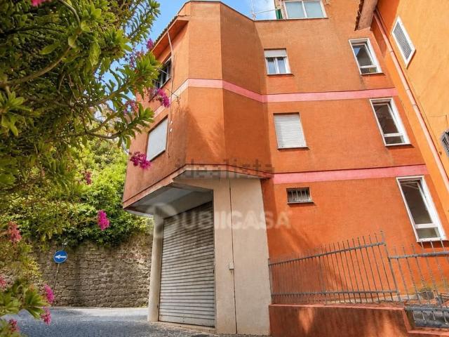 Appartamento in vendita di 75 m² in Via Andrea Velletrano