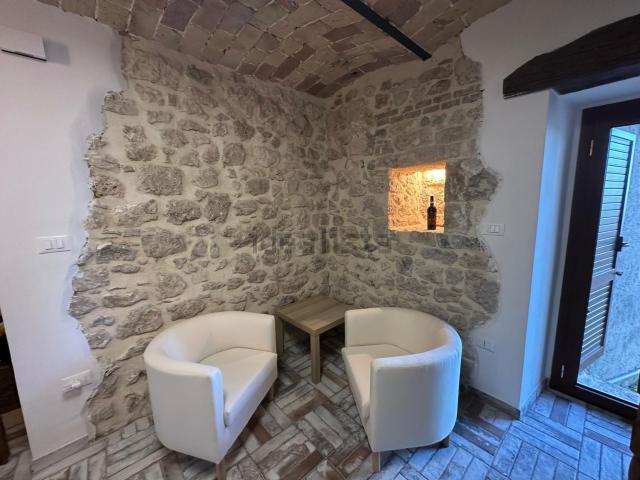 Appartamento in vendita di 75 m² in Via Angelo de Thomasis, 5