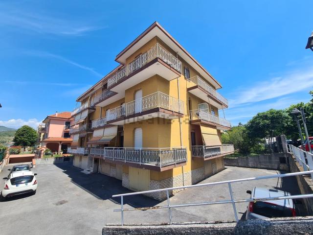Appartamento in vendita di 75 m² in Via Bealera