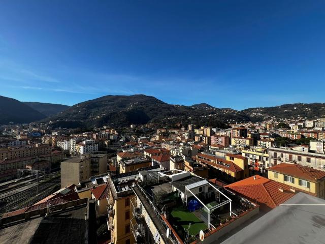 Appartamento in vendita di 75 m² in Via Bertolani e Neri, 4