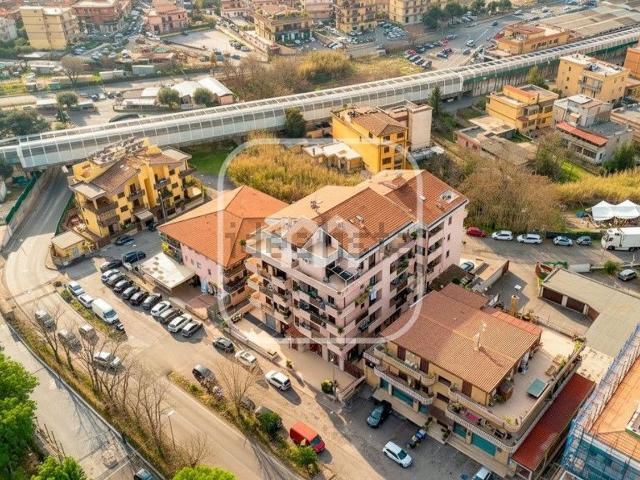 Appartamento in vendita di 75 m² in Via Borghesiana, 400