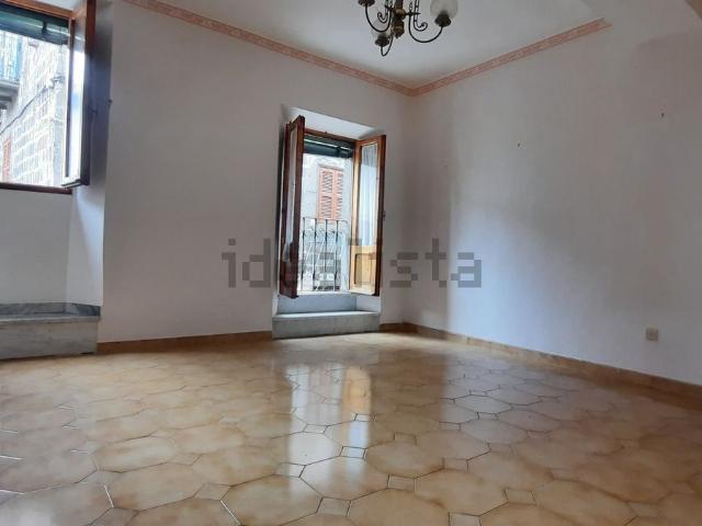 Appartamento in vendita di 75 m² in Via Cardinal Ragonesi