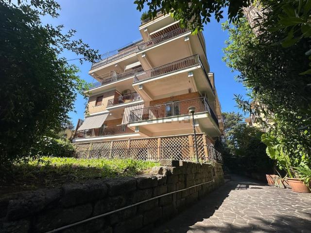 Appartamento in vendita di 75 m² in Via Cassia, 859