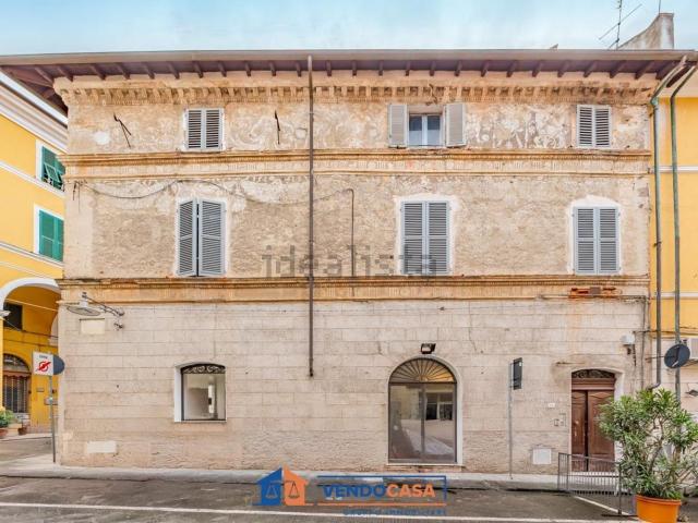 Appartamento in vendita di 75 m² in Via Cavour, 64