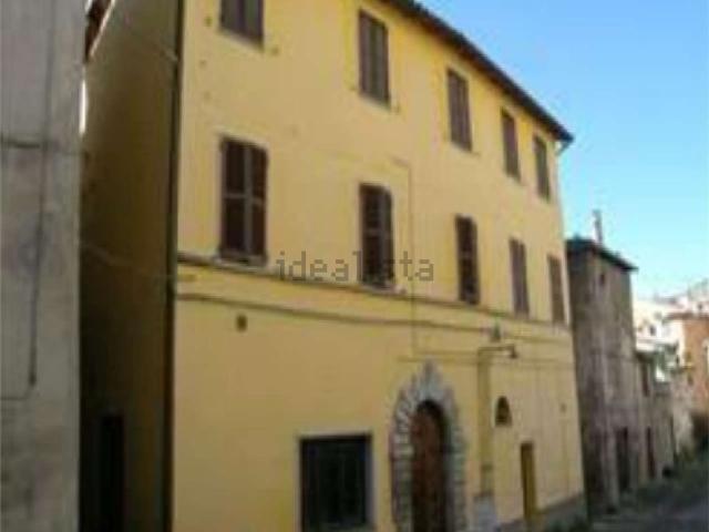 Appartamento in vendita di 75 m² in Via Cesare Battisti, 10