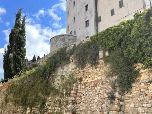 Appartamento in vendita di 75 m² in Via Cesare Battisti