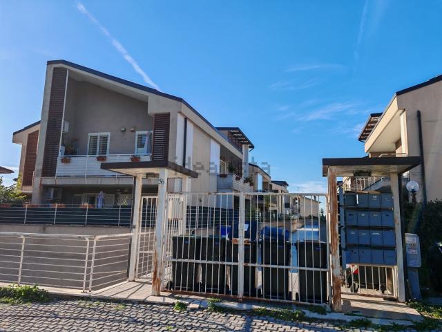 Appartamento in vendita di 75 m² in Via dei Ceraseti, 56