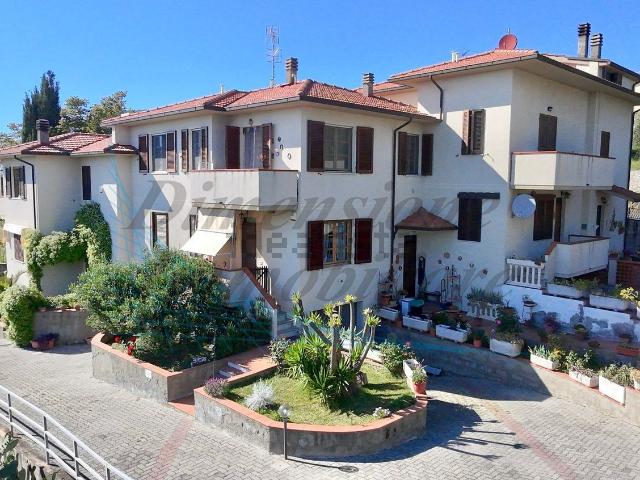 Appartamento in vendita di 75 m² in Via della Villa