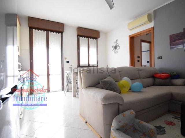 Appartamento in vendita di 75 m² in Via della Costituzione, 36