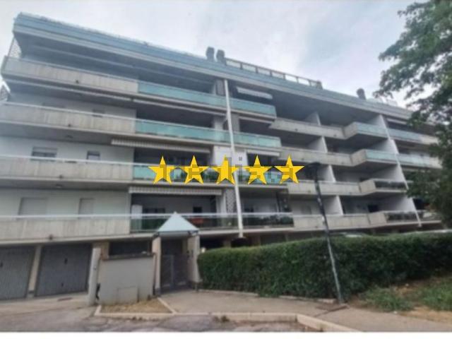 Appartamento in vendita di 75 m² in Via della Foresta Nera, 2