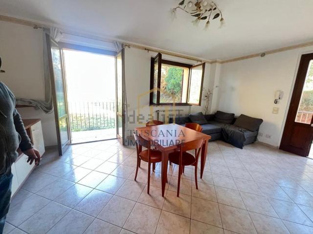 Appartamento in vendita di 75 m² in Via della Suvera, 53031